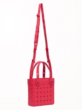 Crocs Small Tote Bag in the color digital raspberry with detachable strap